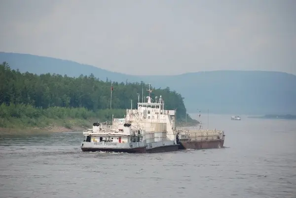 На Индигирке село  на мель судно «СПН-706»