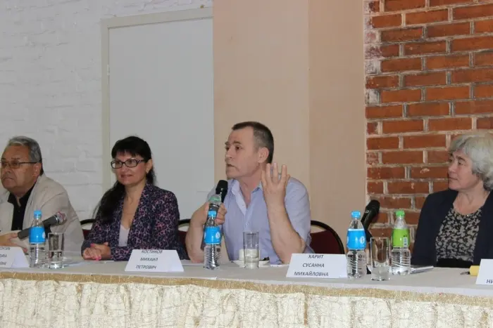 Вакцинация «за и против»: когда умрет первый, тогда все побегут делать прививки