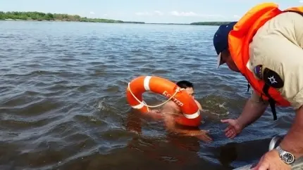 Сотрудники якутского ГИМС вызволили нескольких людей из водоворота