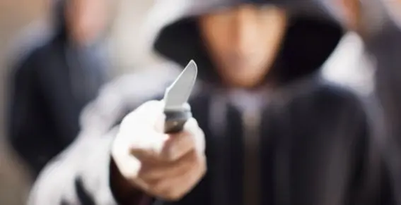 Нехорошие верхоянские парни ограбили девушку в Якутске