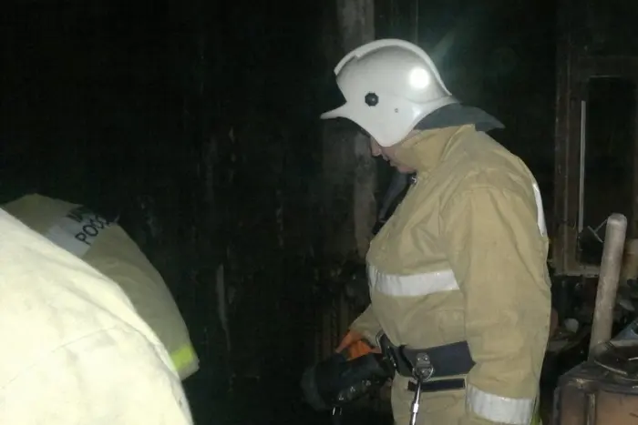 Следствие проверяет обстоятельства гибели людей при пожаре в Жатае