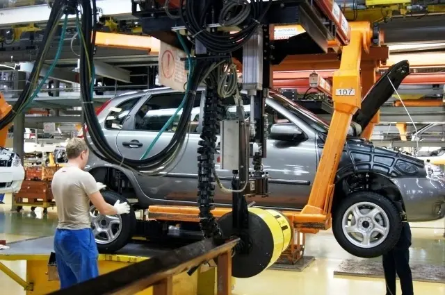 Автомобили произведенные в России будут продавать по льготному кредиту