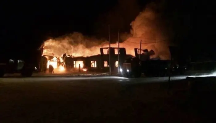 Следователи проводят проверку по факту пожара в жилом доме в Саскылахе