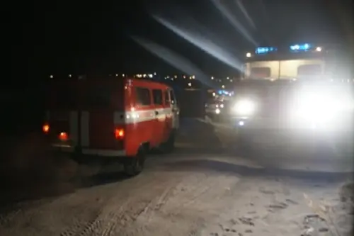Накануне нового года пожарные спасли частный дом в Якутске и баню в Ленске