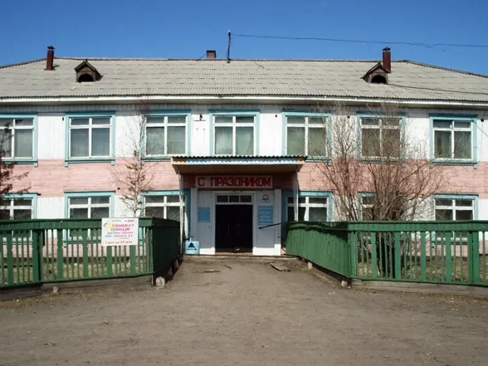 В Нюрбинском городском музее торговали одеждой. 