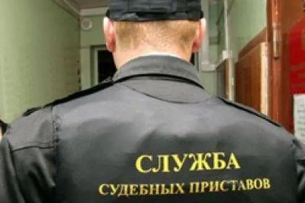 Судебным приставом задержан гражданин, находящийся в розыске