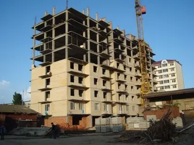 Егор Борисов  добился починки лифта в жилом доме по улице Кузьмина