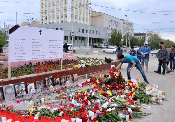 Годовщина авиакатастрофы Ми-8 - правительственная делегация вылетела в Усть-Янский улус