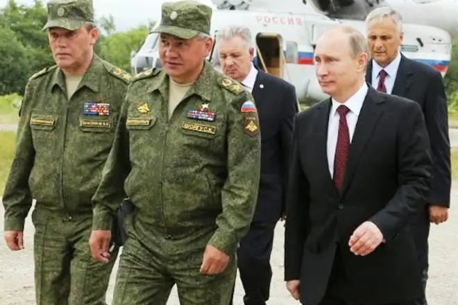 Путин отдал приказ войскам, участвовавшим в учениях, возвращаться в места дислокации