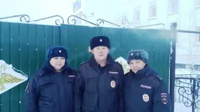 В Нюрбинском районе полицейские спасли детей из горящего дома