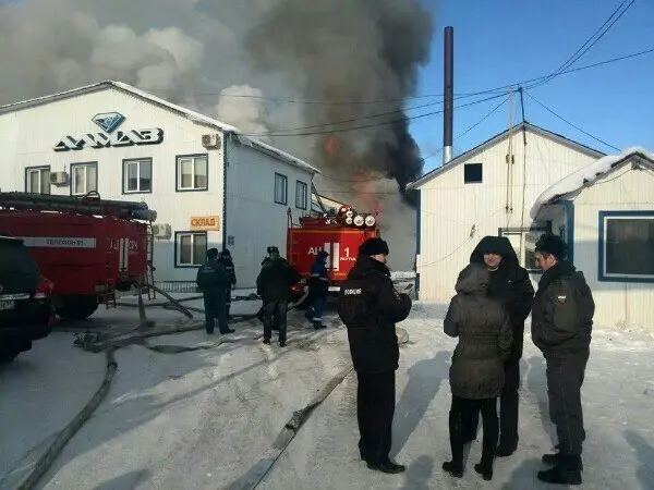 Пожар на крупной оптовой базе Алмаз