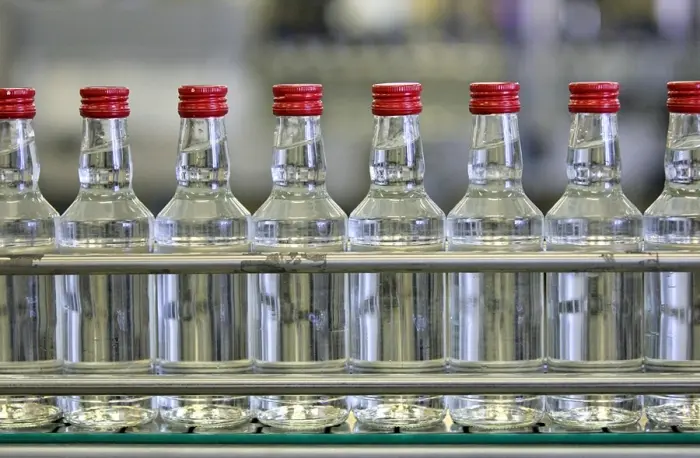 Минздрав предложил повысить цены на водку до 300 рублей
