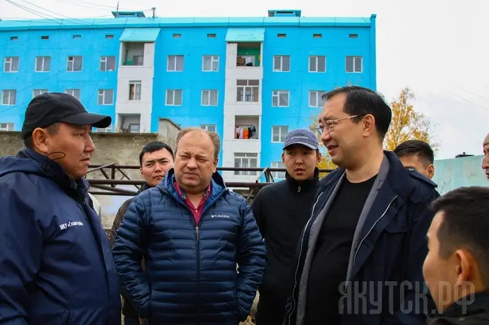 Айсен Николаев проверил ход строительства социальных объектов