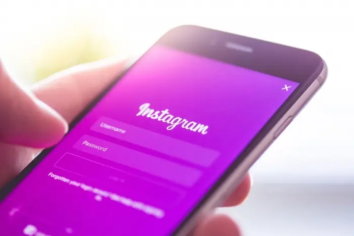 Девушка из Якутии с помощью Instagram обманула девять человек на 60 722 рубля