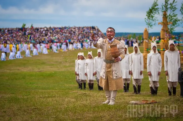 Вспомним как мы проводили Ысыах в Якутске в разные годы