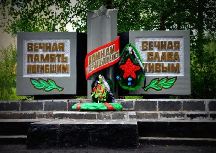 Нерюнгринские ветераны афганцы отремонтировали памятник погибшим бойцам