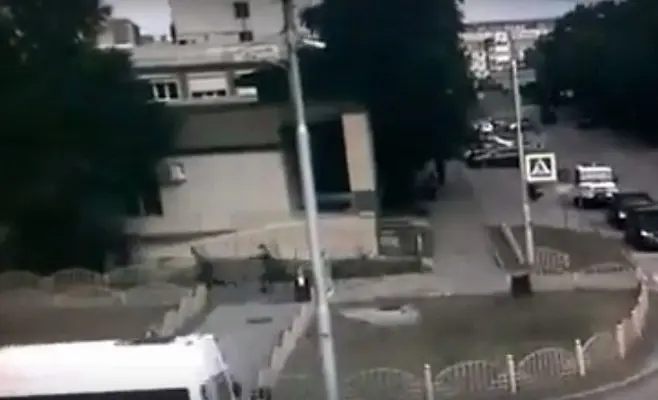 В Сети появилось видео ликвидации напавшего с ножом на людей в Сургуте