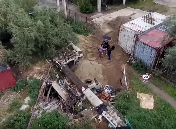 В центре Якутска образовался провал