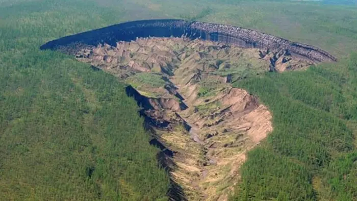 В Якутии с устрашающей скоростью расширяется котловина Батагайка