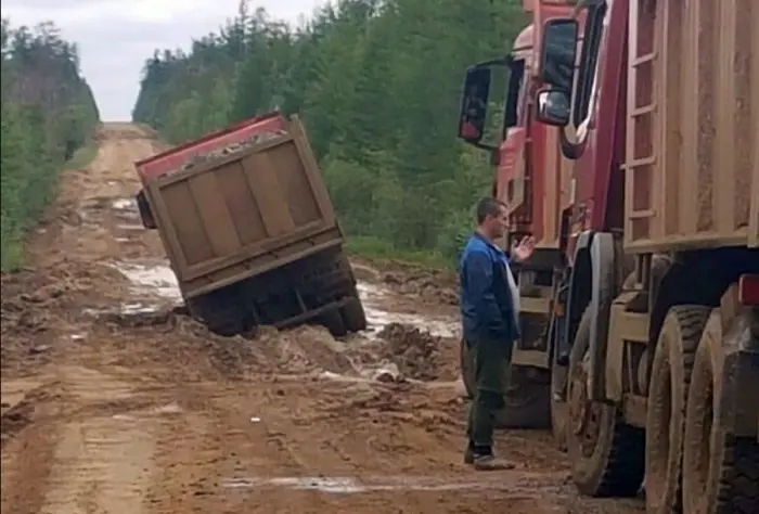 Участок дороги «Вилюй» в направлении Таас-Юряха обещают починить к октябрю 2017 года