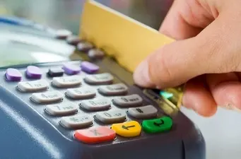 Продажу спиртного в России могут перевести на безналичный расчёт
