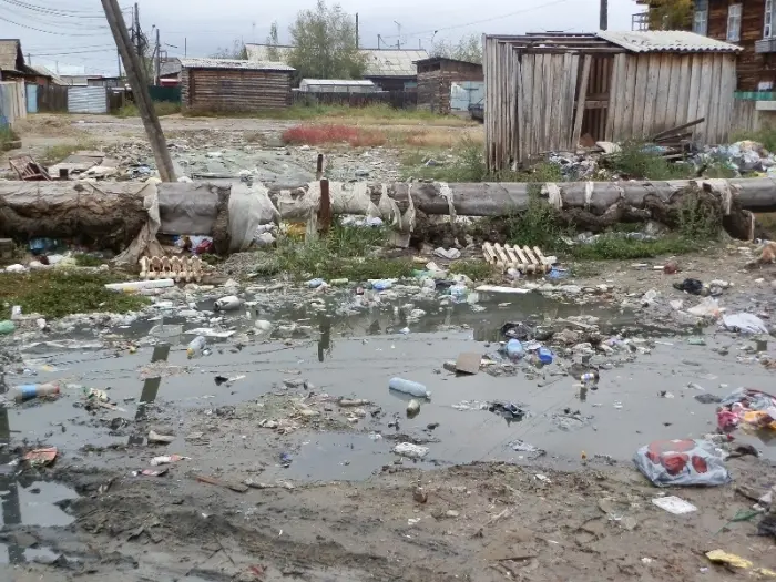 Как управляющие компании справляются с клоакой города на Халтурина