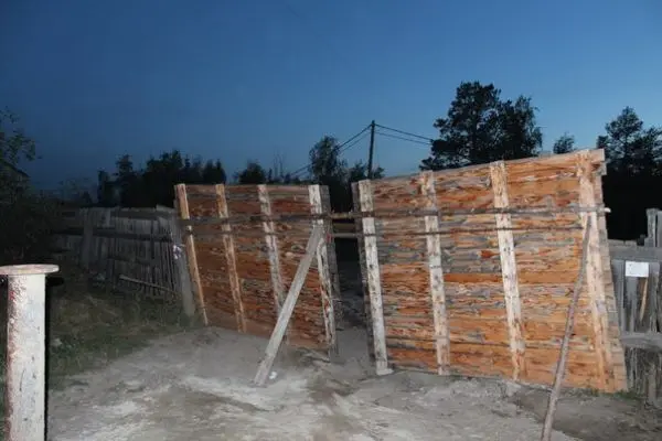 Нам пишут: Институт мерзлотоведения перекрыл дорогу дачникам
