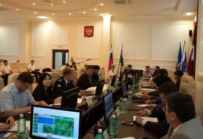 Судебные приставы Якутии в 1 полугодии 2013 года взыскали с должников почти 2 млрд рублей
