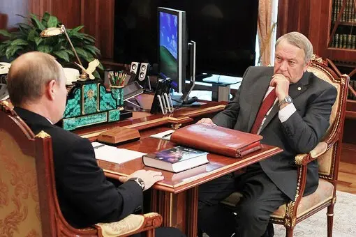 Егор Борисов поздравил Владимира Путина с днем рождения