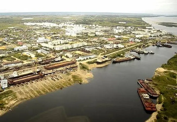 На базе ЛОРП в Жатае инспектор природоохраны обнаружил разлив нефти