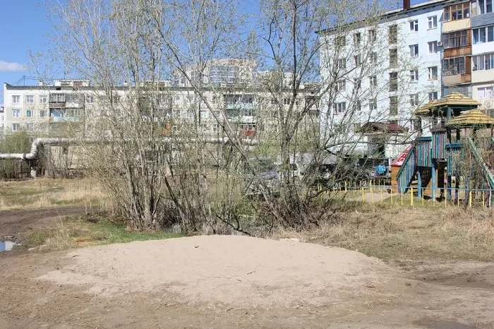 В Октябрьском округе проведут благоустройство дворов на улице Каландаришвили