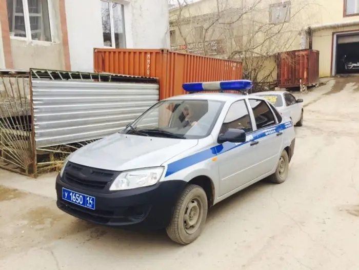 Лихие 90-е возвращаются: Три беспредельщика пытались "отжать" автомобиль