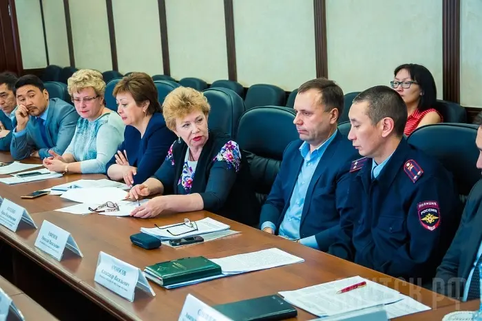 Мэр Якутска призвал бороться с фальшкафе в которых круглосуточно продают алкоголь