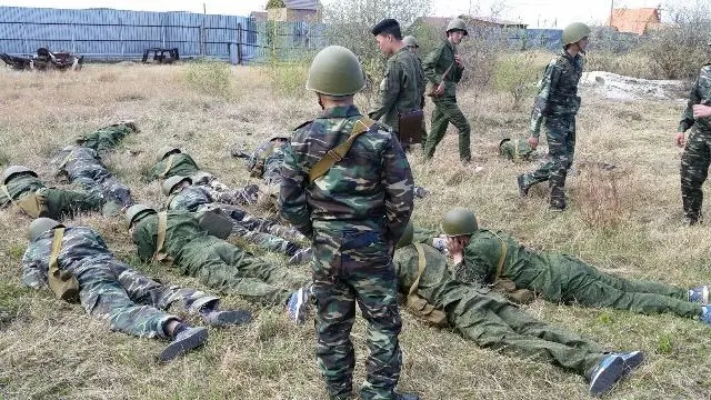 В Якутском автодорожном техникуме провели закрытие военно-полевых сборов