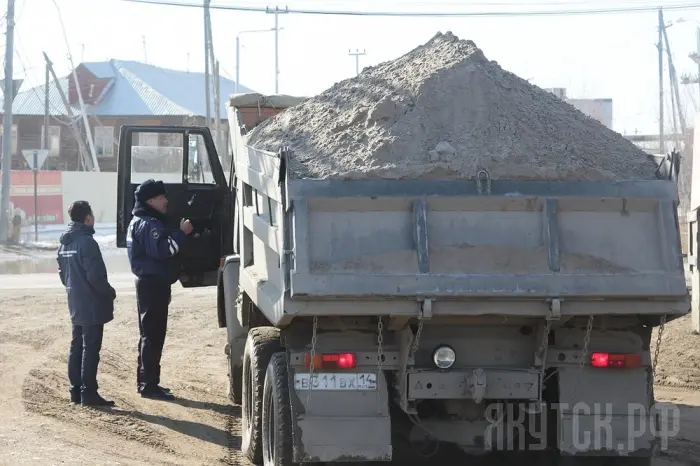 В Якутске прошел рейд по соблюдению правил благоустройства