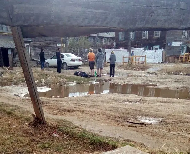 Таксист оказался крайним в ссоре между пассажиром и его неадекватным соседом по дому