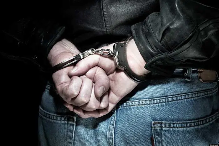 В Якутске родители поймали в подъезде насильника напавшего на их малолетнюю дочь