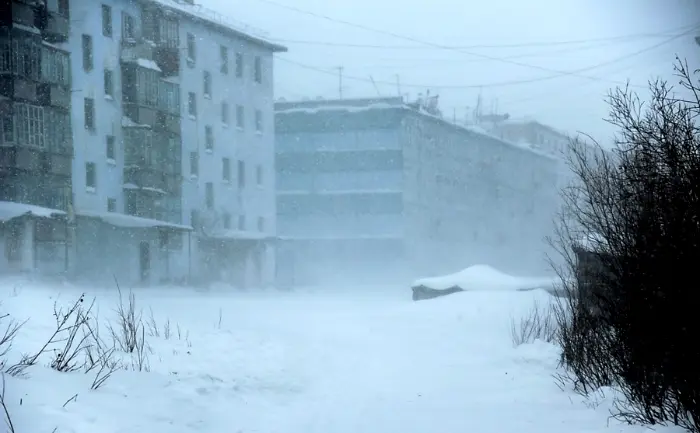 Пурга на Нижней Колыме мешает доставке топлива