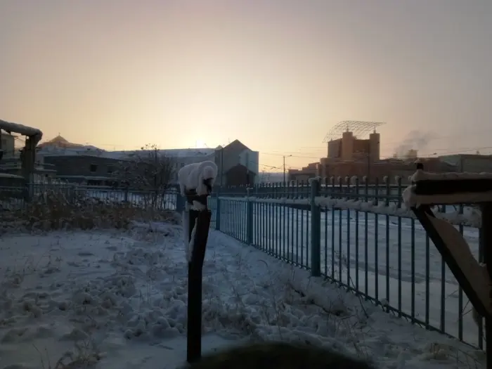 Никто не хочет оставаться в тени… по прихоти застройщика