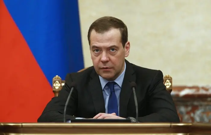 Медведев одобрил всеобщую бессрочную бесплатную приватизацию имущества