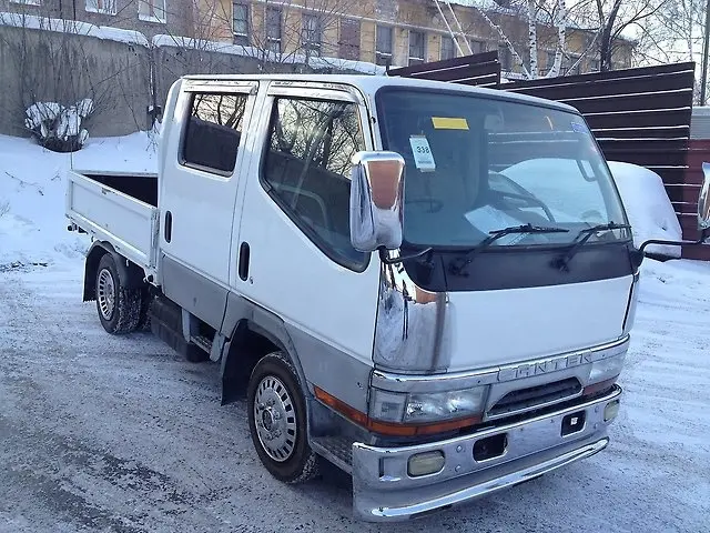 На улице Жорницкого в Якутске загорелся автомобиль
