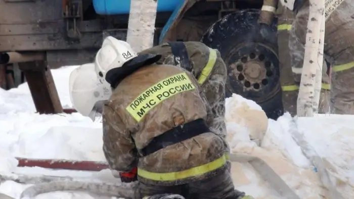 В Томмоте ликвидировали возгорание в нежилом доме