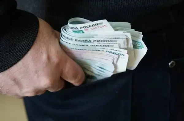 Судебный пристав присвоил деньги, взысканные в качестве штрафа