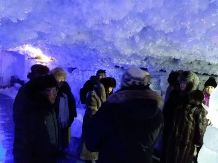 Ветеранам повели бесплатную экскурсию в царство вечной мерзлоты