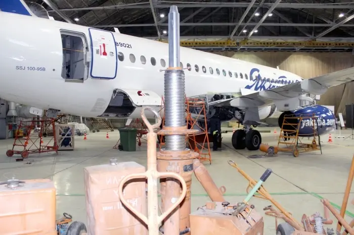 АК "Якутия" обнаружила дефект у двух самолетов Sukhoi Superjet 100