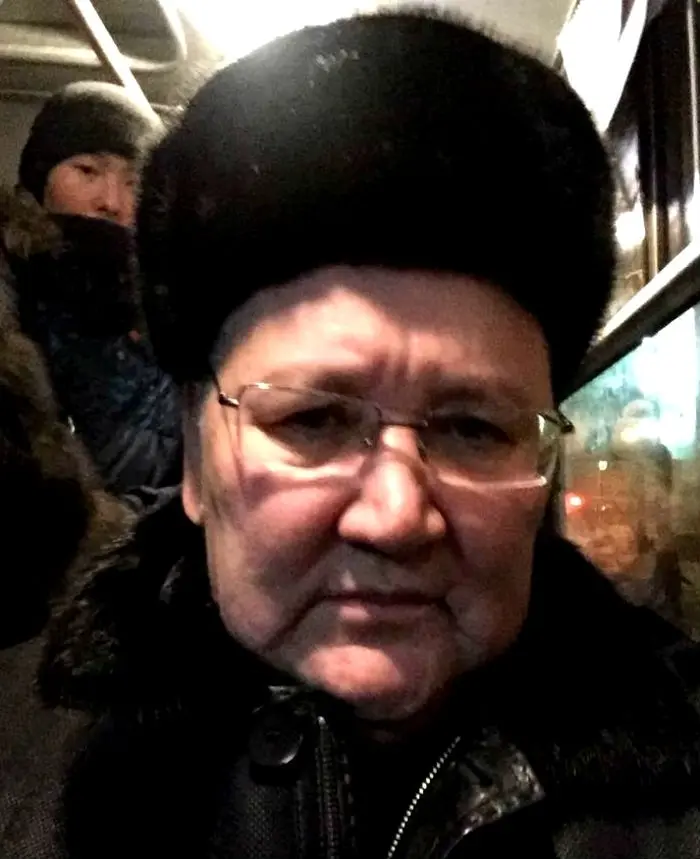 Самый богатый депутат поехал домой на автобусе