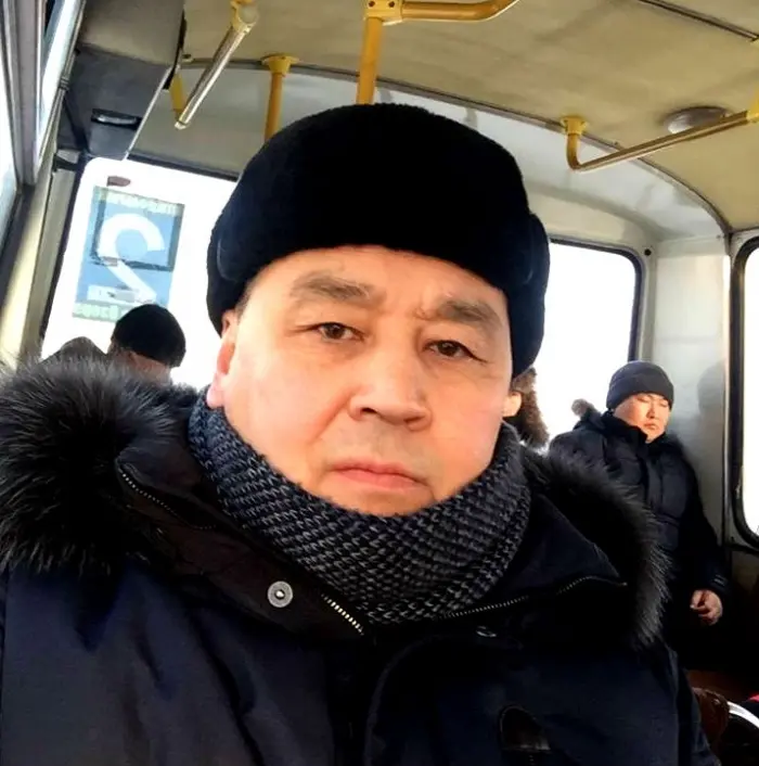 Депутат стал ездить на работу на автобусе