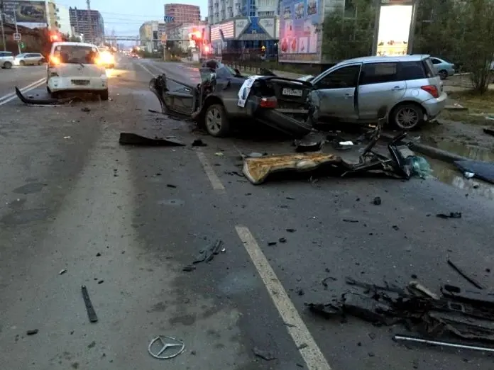 Виновник смертельного ДТП в центре Якутска снят с должности