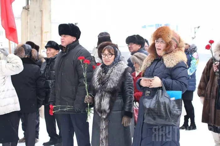 В Якутске открыли памятную доску отличнику культуры СССР Ивану Подойницыну