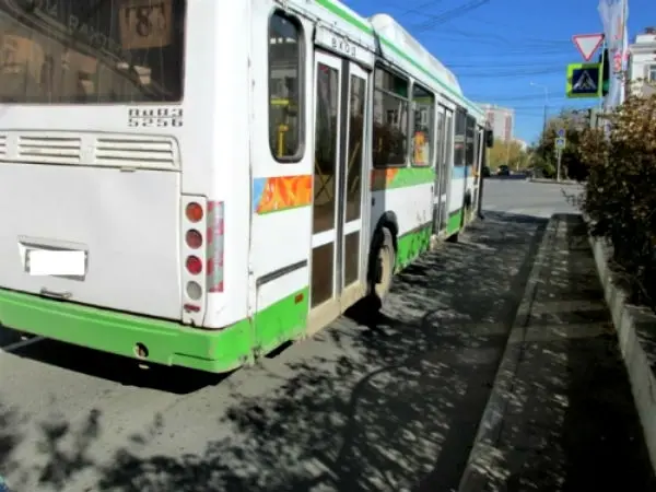 Пенсионерка, получив травмы в автобусе, попала в больницу